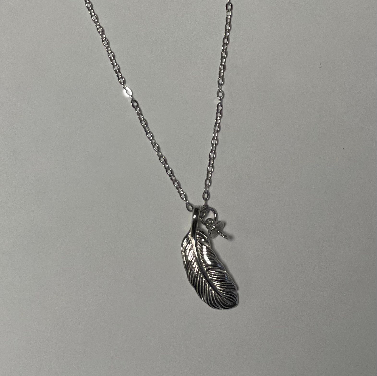 Feathers of Luck Sterling Silver Pearl Mount